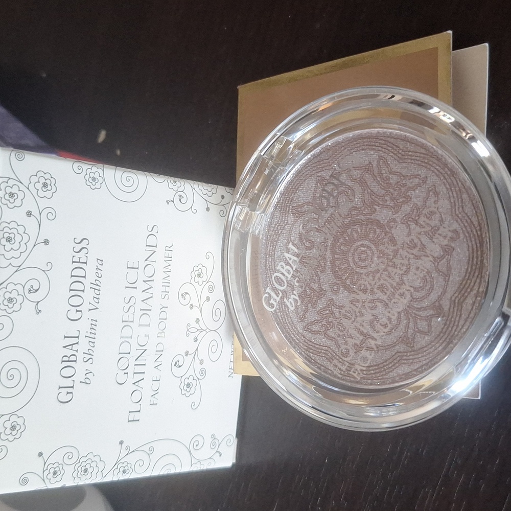 Ice Floating Diamonds Highlighter - Silver